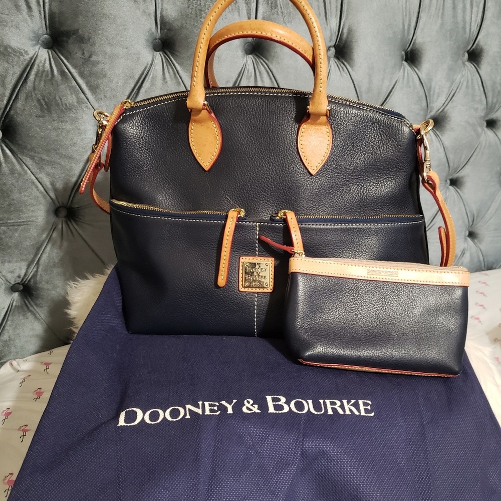 Dooney & Bourke  bag
